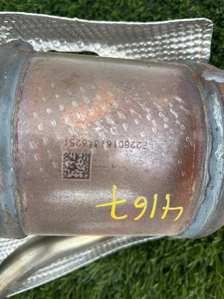 2023 TOYOTA COROLLA Exhaust Manifold 2.0L Sedan OEM ✅30849 miles✅ - Image 3 of 4