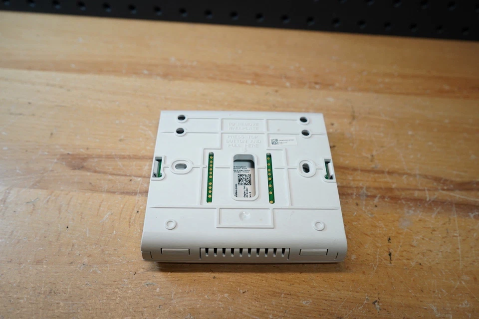 (G) Honeywell Vision Pro 8000 Thermostat WiFi Touchscreen TH8321WF1001 - Image 3 of 4