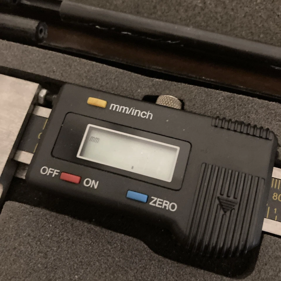 General Tools 21 Inch digital caliper w/ case - Image 3 of 4