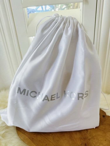 NWT Michael Kors Mercer Medium Messenger Leather Crossbody Handbag Oyster Nude - Picture 9 of 9