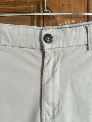 Size 32R Next Men’s Beige Straight Fit Cotton Chino Shorts - Picture 3 of 7