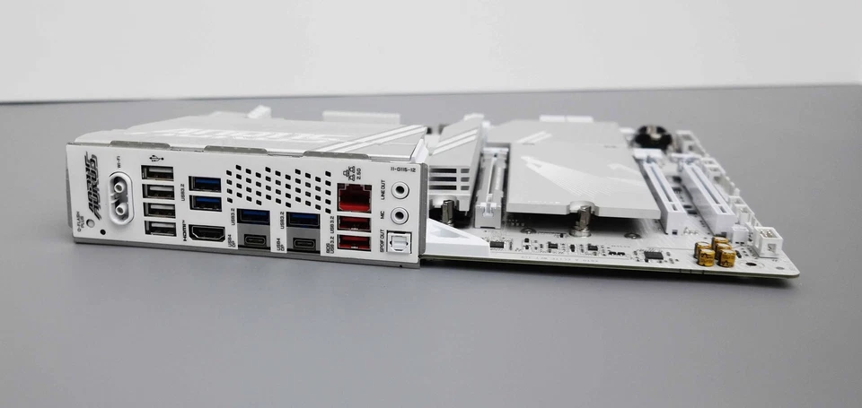 Gigabyte X870 Aorus Elite Ice AMD AM5 LGA 1718 ATX DDR5 4x M.2 无线局域网连接 主板 — 第 3/4 张图片