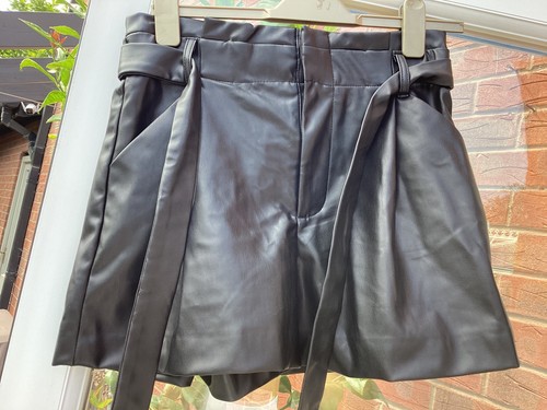 BNWT ZARA BLACK FAUX LEATHER SHORTS WITH BELT SIZE M