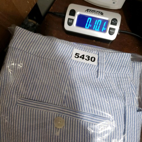 Lauren Ralph Lauren Seersucker Pants Womens 10 Blue White Stripe Preppy Nautical - Picture 13 of 13