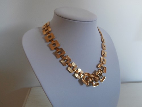 VINTAGE NAPIER GOLD PLATED AND CLEAR GEMSTONES CHUNKY CHOKER STATEMENT NECKLACE - Picture 14 of 19