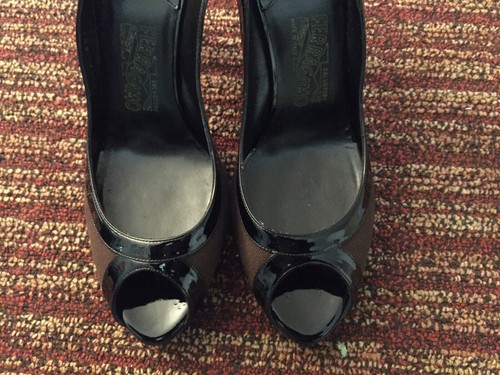 Salvatore Ferragamo Black/Brn Leather Peep Toe Sling Back Heels Shoes 10.5 D. - Picture 8 of 9