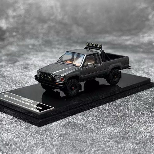 GCD 1/64 Scale Toyota Hilux SR5 XTRA Cab Pickup Grey Diecast Car Model Toy Gift - Picture 2 of 5