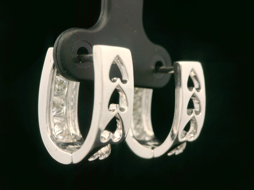 Stunning Pair of 18ct White Gold & 1.00ct Princess Cut Diamond Earrings - Picture 8 of 11