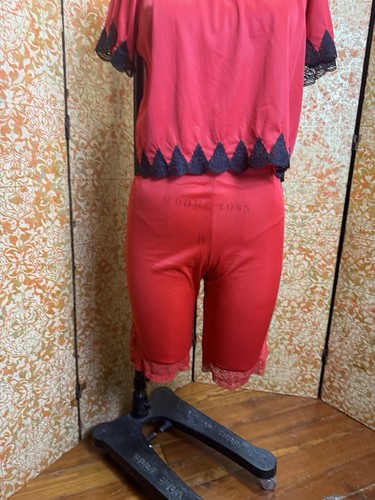 Vintage Red Nylon Black Lace M 50s Vintage Van Raalte Petalskin Shirt S Red Nylo - Picture 7 of 10