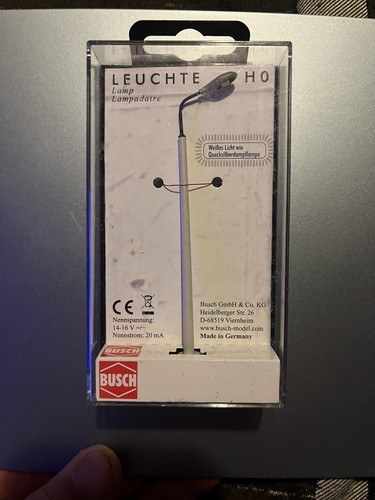 Busch #4157 Concrete Street Lamp - BETONMASTLAMPE - LEUCHTE HO - BRAND NEW