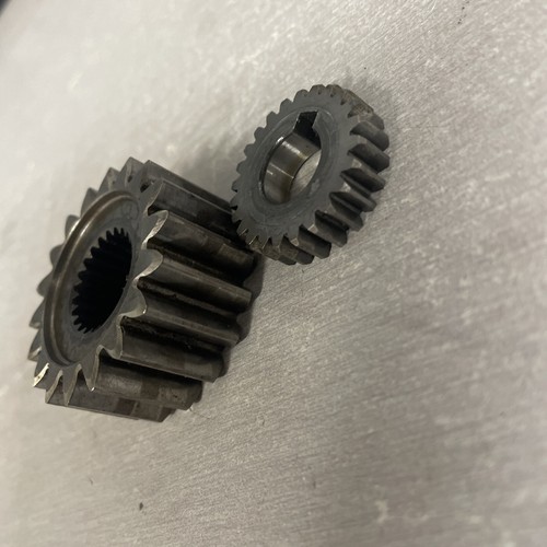 1986 1985 1987 Kawasaki KX125 KX 125 Primary Drive & Water pump Gear #3 - Picture 2 of 3