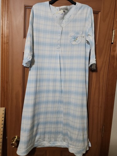 Karen Neuburger Floral Plaid Long Nightgown Sz Medium Pocket Buttons Embroidered - Picture 1 of 12