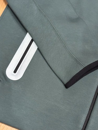 Nike Tech Fleece Windrunner Vintage Green Reflect Silver FZ0754 338 MEDIUM - Picture 2 of 6