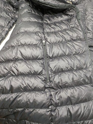 Chaqueta para mujer Aritzia TNA Bravura negra rellena talla mediana - Imagen 11 de 13