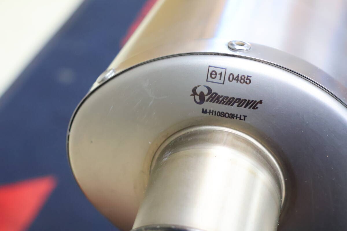 引き取り限定 04-07 CBR1000RR SC57 Akrapovic 引き取り限定 04-07 CBR1000RR SC57 Akrapovic HONDA CBR1000RR