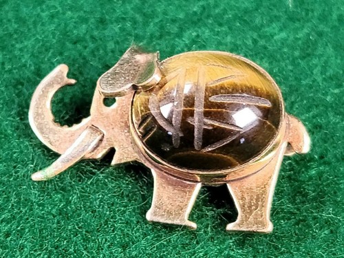 WRE 14k 1/20th Gold Fill Carved Tigers Eye Scarab Elephant Pin Brooch - Picture 1 of 12