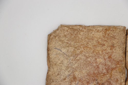 Blumenset mit zwei Fliesen aus dem 17. Jahrhundert, portugiesisch antik - Bild 11 von 12