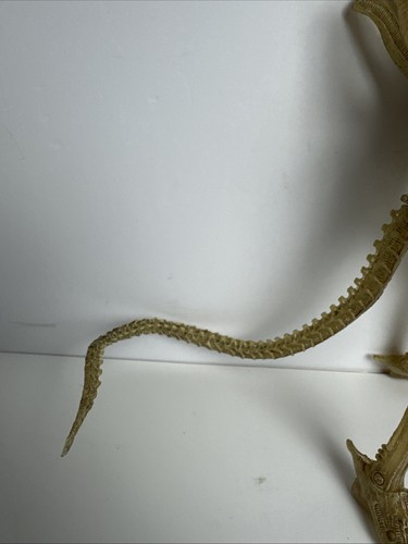 NECA Ultimate The Alien Prototype Suit 40th Anniversary Action Figure - Picture 5 of 11