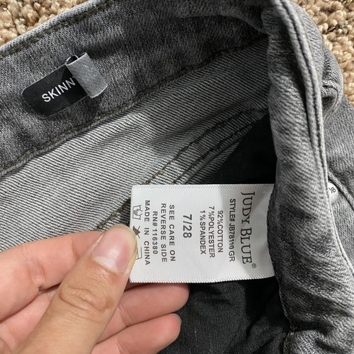 Pantalones de mezclilla Judy azules ajustados ajustados capri para mujer 7 28 grises con botones elásticos - Imagen 5 de 9