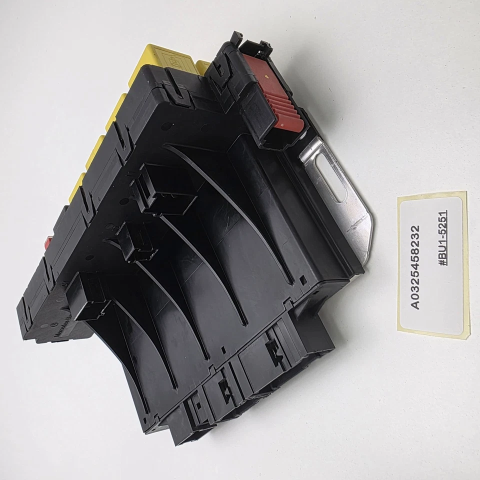 2004 Mercedes-Benz S-320 Module Fuse Relay Box A0325458232 - Image 4 of 4