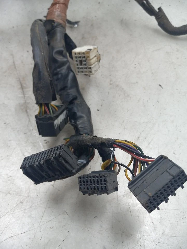 1994 TOYOTA PICKUP EXTRA CAB 3.0L ENGINE WIRE HARNESS - Image 3 of 4