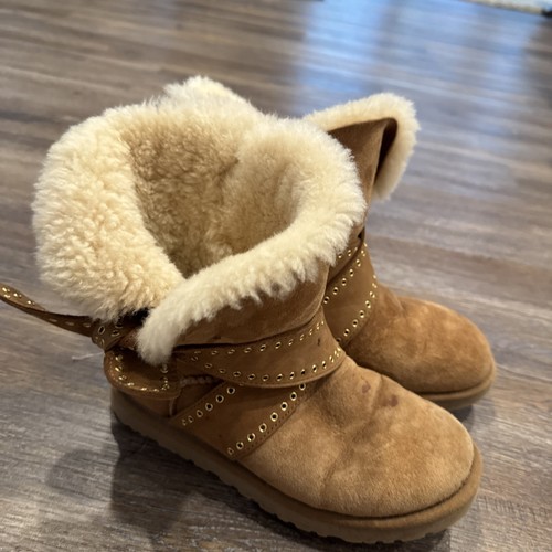 UGG Cameron Chestnut Grommet Bailey Bow Sheepskin Boots, US7/ EUR 38 - Bild 3 von 22