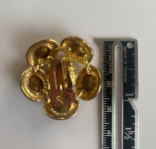 Pendientes grandes vintage estilo magnate tono dorado bisel cristal colorido pedrería - Imagen 5 de 6