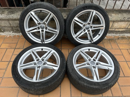 Originalsatz 18 Zoll Audi A4 B9 8W Silber Sommerkompletträder 8W0601025R