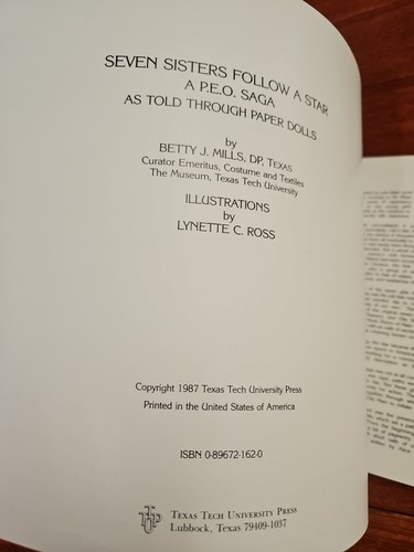 VTG 1987 Seven Sisters Follow a Star Paper Dolls Book A P.E.O. Saga (UNCUT) - Imagen 8 de 8