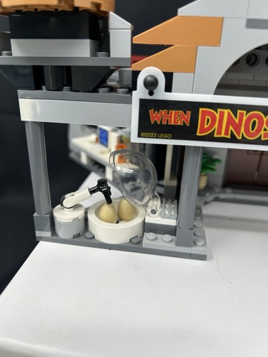 LEGO JURASSIC PARK VISITORS CENTER T.REX AND RAPTOR ATTACK - 100% COMPLETE - Picture 10 of 13