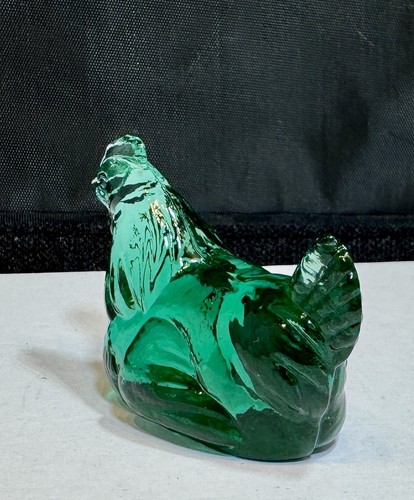 Vintage Fenton Glass Green Undecorated Miniature Hen Chicken 1996 - Picture 5 of 9
