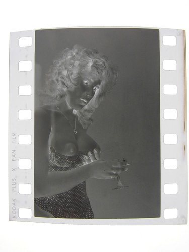 Künstlerischer AKT Dame Maid Frau NUDE Posiert nackt Original Foto Negativ Nr.22