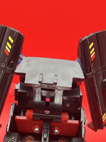 1984 G1 Transformers Trailbreaker Autobot Action Figure Takara AS IS INCOMPLETE - Picture 17 of 24