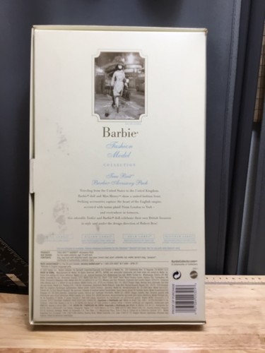 Barbie True Brit Silkstone Fashion Model Accessory Gold Label Collection NRFB - Picture 4 of 10