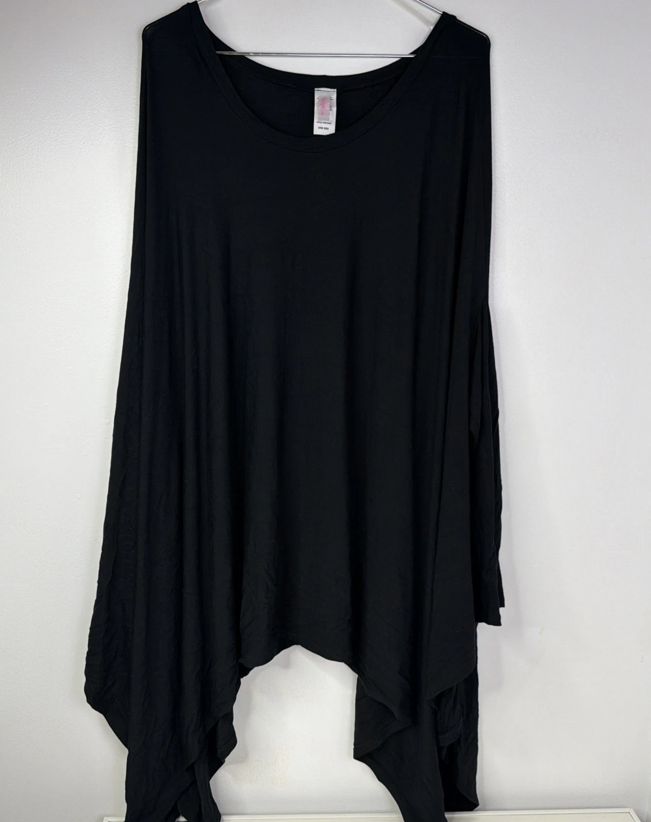 NEW Got Style USA Poncho Batwing Black Scoop Neck Rayon Women One Size NWOT Boho