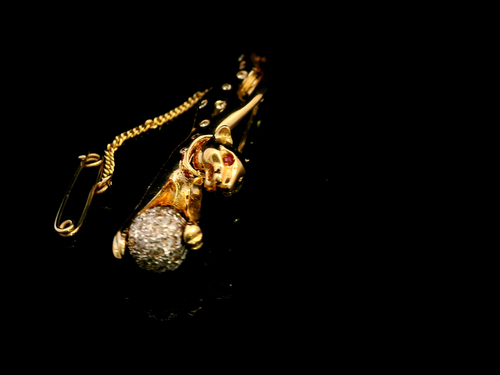 Exquisite 18ct Yellow & White Gold Jaguar Brooch Diamond Ruby Set 61.5mm 13.9g - Video 1 of 1