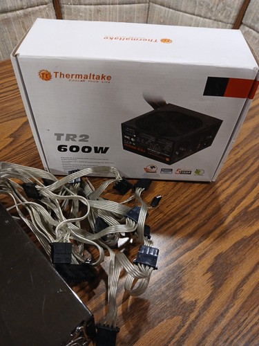 Thermaltake TR2 600W ATX12V v2.2 Power Supply - Bild 5 von 8
