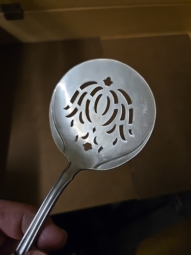 Antique Tomato Server Spoon with Sterling Collar & Mother of Pearl Handle - Picture 2 of 7