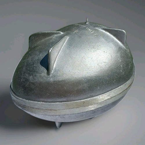 NORDIC WARE 2tlg. Eiförmige Kuchenform Form Metallguss Aluminium Ostern Vintage EUC - Bild 1 von 9