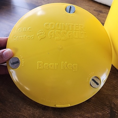 Counter Assault Bear Keg, Rucksack Lebensmittelbehälter und Tragetasche, hergestellt in den USA - Bild 16 von 18
