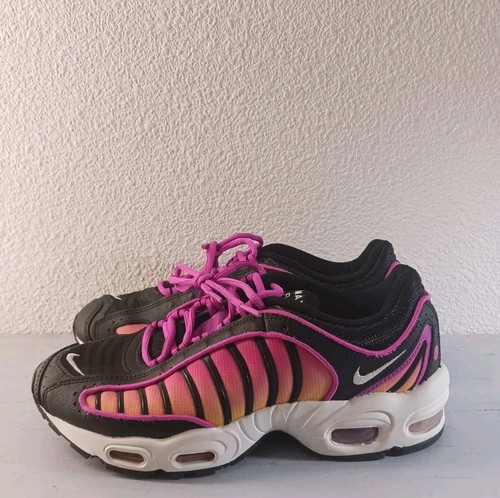 Nike Air Max Tailwind IV Women's Black White Fire Pink Lifestyle Size 9 Shoes