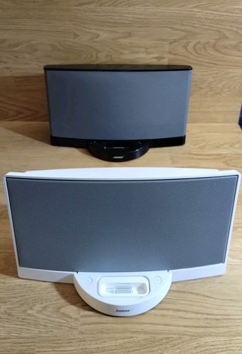 2 Bose Sound Docks Series 1 & 2 Digital Music Systems No Power Cords 1 is Tested