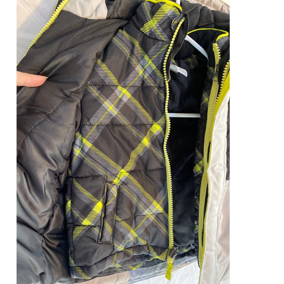 Abrigo de invierno para niño 2 en 1 talla 24mo Healthtex amarillo negro Foto 4 de 4