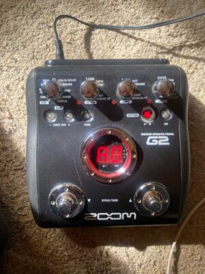 Zoom G2 Multi-Effects Electric Guitar Pedal Black Color Model Preamplifier Sound