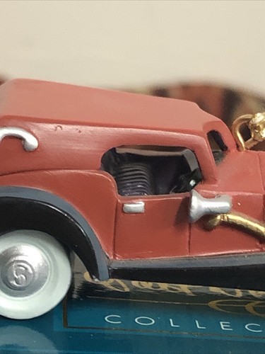 Walt Disney Classics Collection CRUELLA'S CAR - 101 DALMATIANS Fine Brand New - Picture 4 of 14