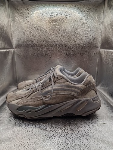 Adidas Yeezy Boost 700 V2 Grey Size UK9.5 Hospital Blue Used without Box - Picture 7 of 18