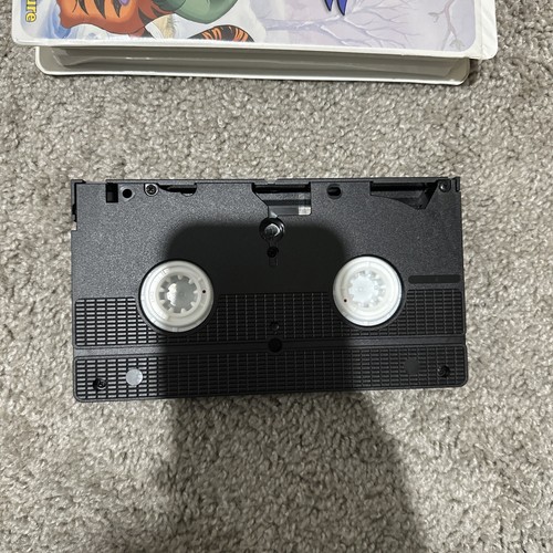 Disney's Winnie The Pooh: Seasons Of Giving VHS Video - Picture 12 of 13