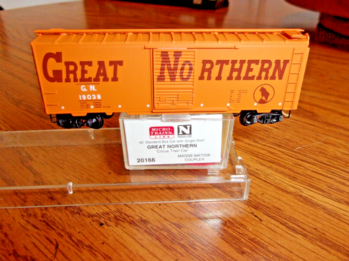 Micro-trains a 20166 N-scale Great Northern Boxcar #19038 - Picture 1 of 2