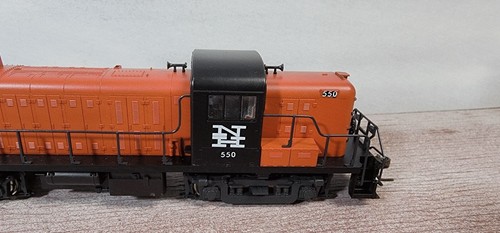 New Haven Railroad ALCO RS-3 Diesel Locomotive 550 Atlas Kato Drive HO Scale - Picture 3 of 13