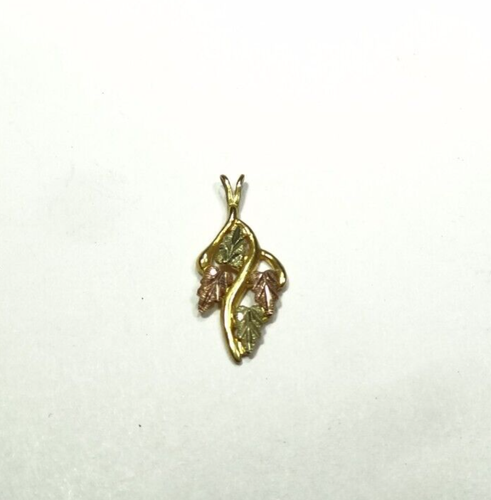 ZIERLICHER 10K MASSIVER GELBGOLD MEHRFARBIG GOLD BLÄTTER ANHÄNGER CHARM - Bild 7 von 9